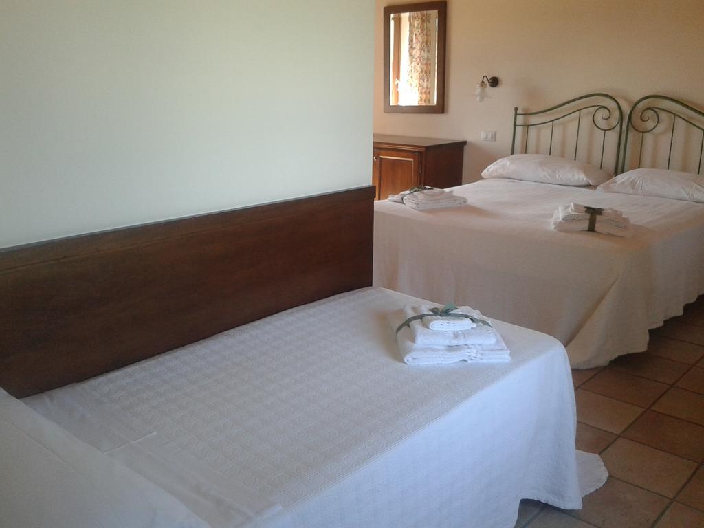 Отель Agriturismo Anna Caterina Кастельнуово-дель-Гарда Экстерьер фото